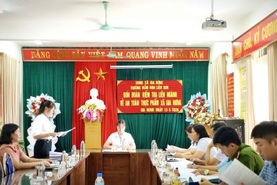 TRƯỜNG MẦM NON LIÊN SƠN ĐÓN ĐOÀN KIỂM TRA LIÊN NGÀNH VỀ AN TOÀN THỰC PHẨM XÃ GIA HƯNG.